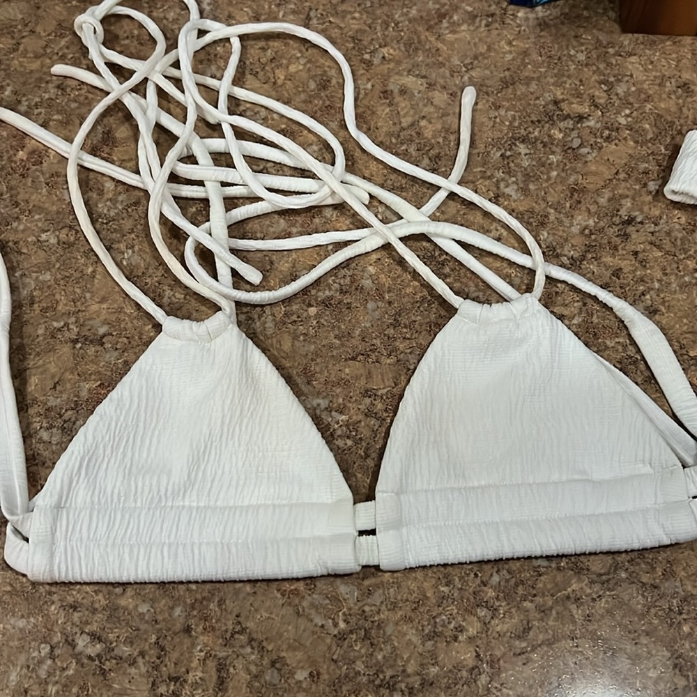 MONTCE SWIM🤍Bikini Set - Picture 3 of 4